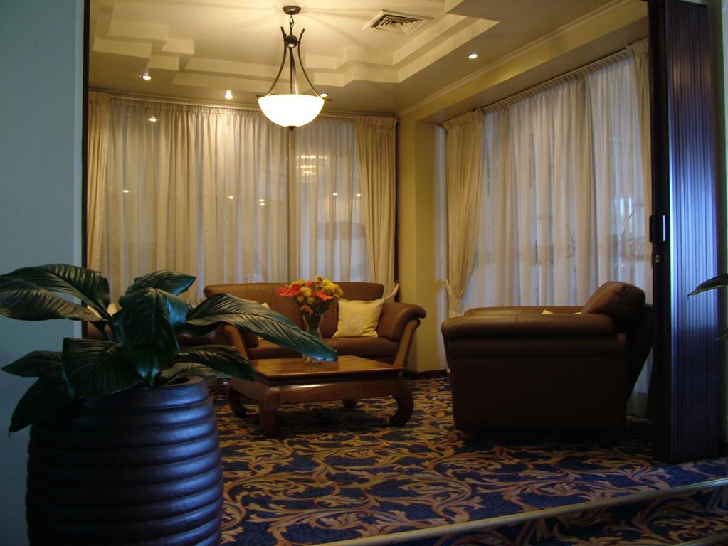 باراماريبو Ambassador Hotel & Casino المظهر الخارجي الصورة